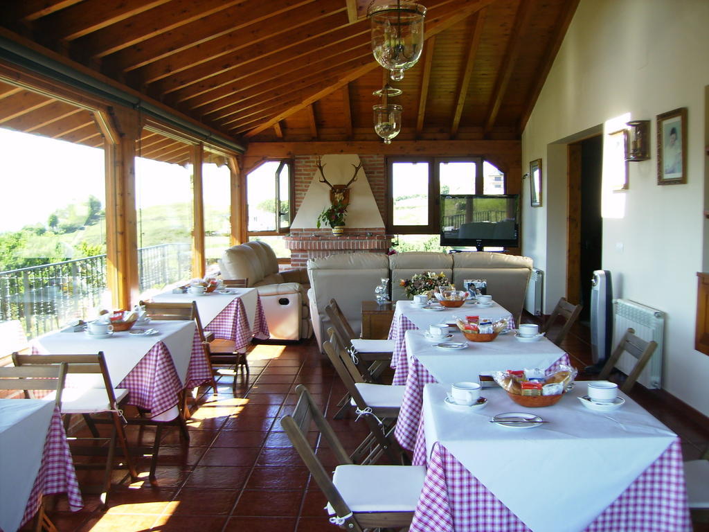 Pension Bella Vista Cobreces Exterior photo