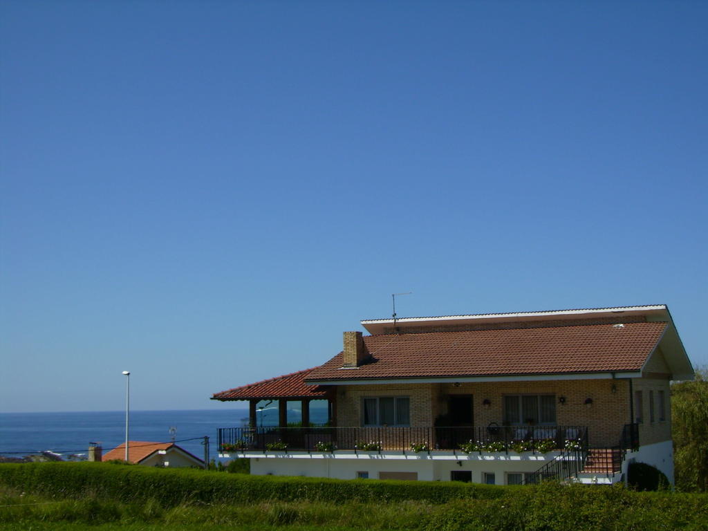 Pension Bella Vista Cobreces Exterior photo